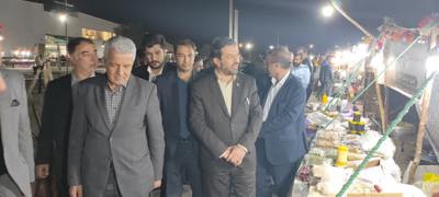 حضور حمید ملانوری شمسی استاندار همدان به همراه معاون سیاسی و امنیتی، مدیران کل، رئیس سازمان جهاد کشاورزی استان و جمعی از مسئولین استانی در نمایشگاه اقوام وعشایرایرانی، سوغات و صنایع دستی